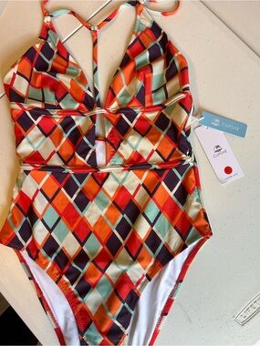 NWT CUPSHE Womans Multicolor Diamond-Print One-Piece Swimsuit